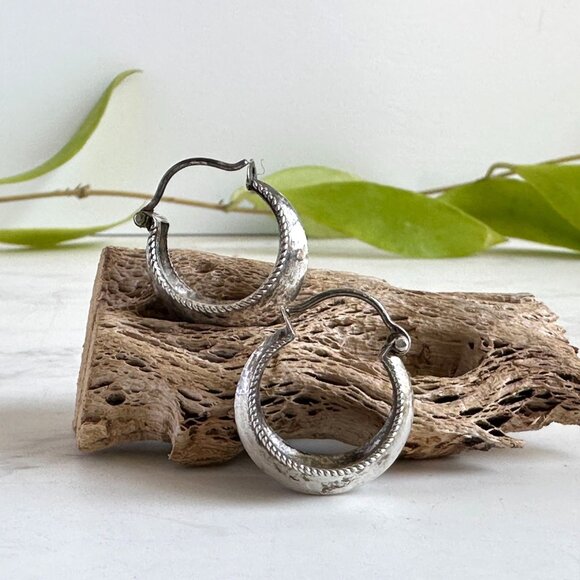 Vintage Sterling Silver Hoop Earrings with Rope Detail 3/4" - Picture 6 of 8